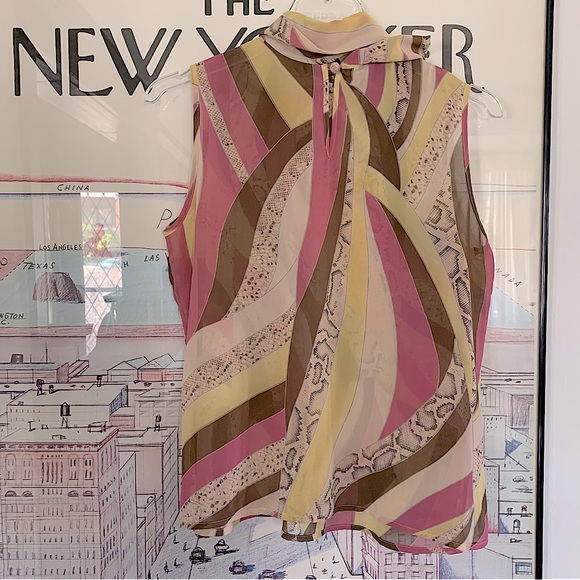 Multi muted colour with a hit of animal sleeveless top with scarf neck size M - Picture 2 of 7